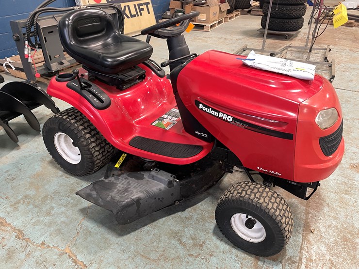 #7236-•-poulan-pro-xt-42"-riding-mower,-needs-head-gasket-image-3