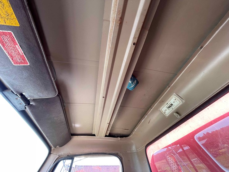 1982-international-dt466-image-87