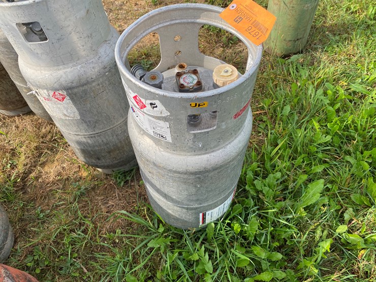 #1676-•-(4)-forklift-lp-tanks-image-5