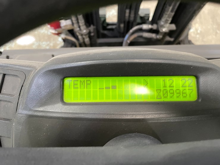 #5559-•-2017-yale-glc070-lp-forklift-image-26