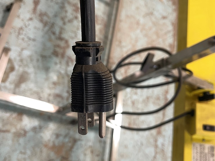 #7231-•-(3)-infratech-portable-infrared-dryers-image-11