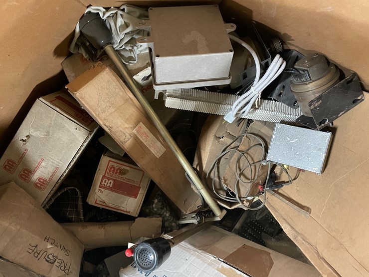 #7258-•-assorted-electrical-parts-and-supplies-image-12