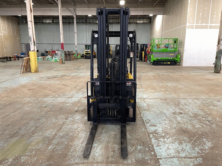 #5565-•-2020-yale-erp040-electric-forklift-image-2