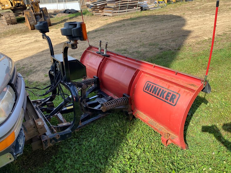 #1604-•-2000-chevy-silverado-1500-regular-cab-4x4-plow-truck-(no-title)-image-6