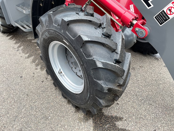 #5502-•-2024-magnum-4400l-wheel-loader-image-50
