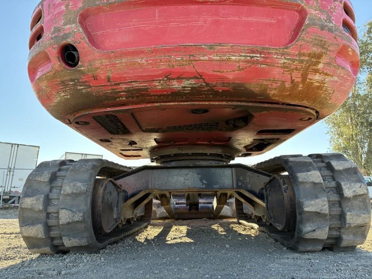 2022-takeuchi-tb230-image-13