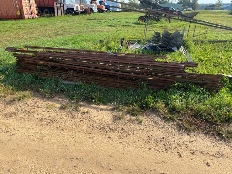 #1629-•-stack-of-steel-support-beams-image-4