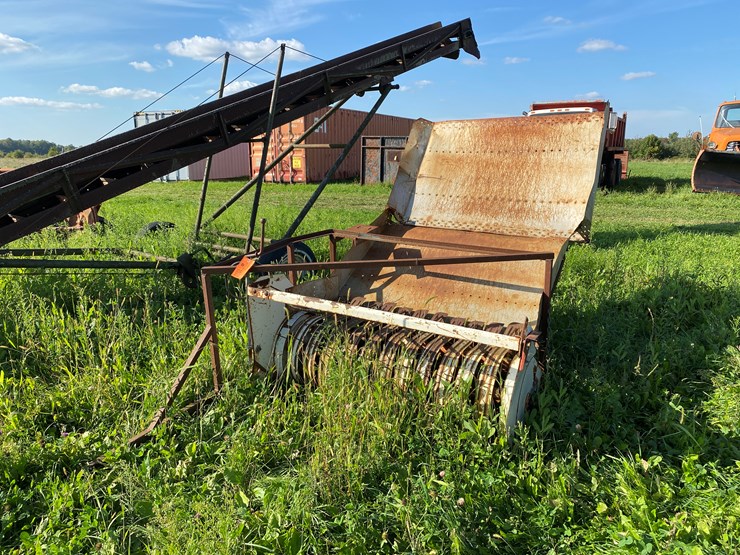 #1623-•-loose-hay-loader-image-1