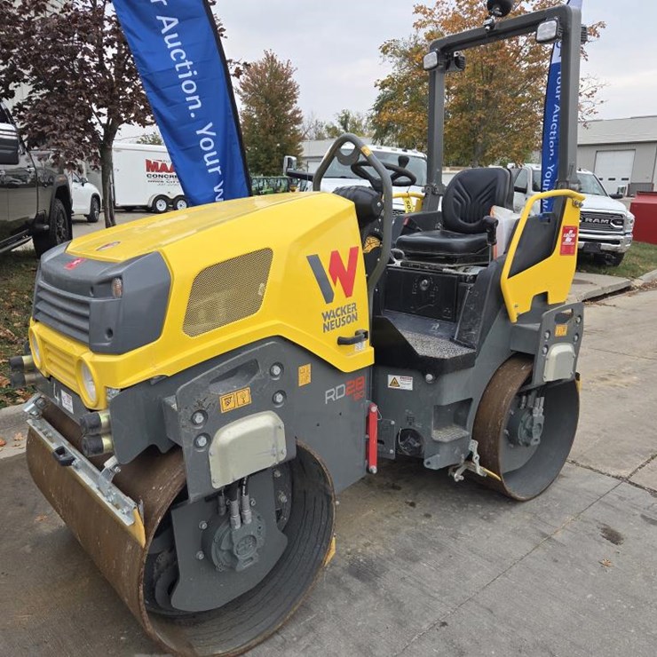 #5056 • 2019 Wacker Neuson RD28 Smooth Drum Roller