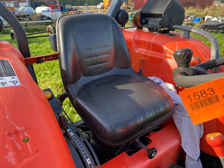 #1583-•-kubota-l4600d-4x4-diesel-tractor-image-32