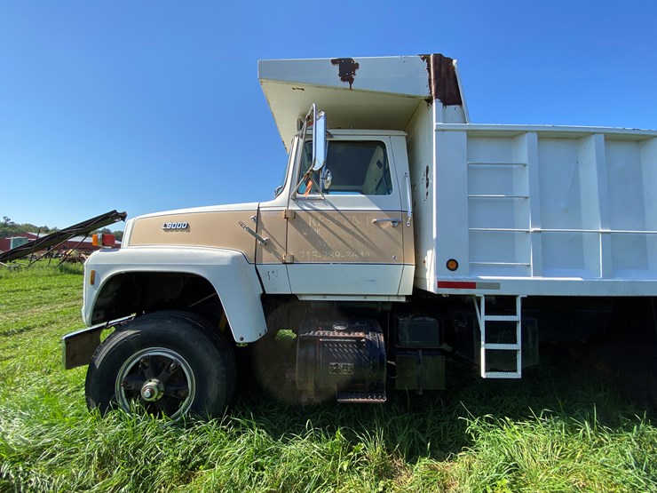 1988-ford-l9000-image-2