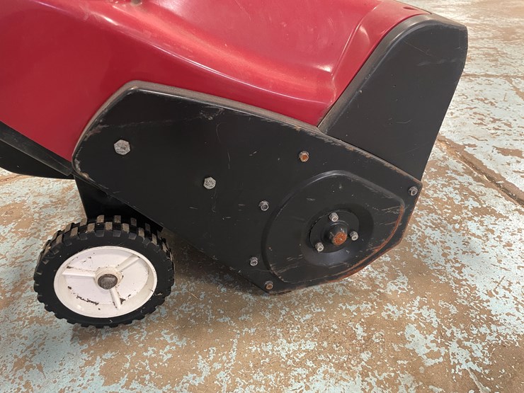 #7237-•-toro-ccr-3650-snowblower-image-10