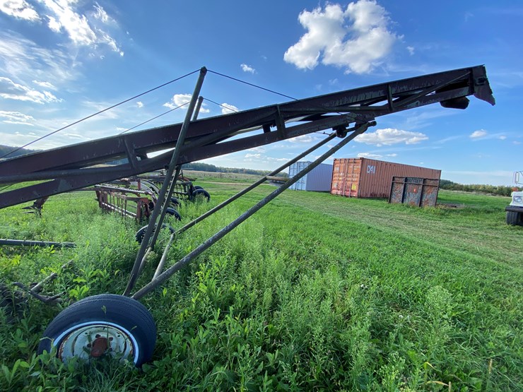 #1622-•-john-deere-hay-elevator-image-3