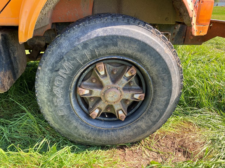 international-4900-image-36