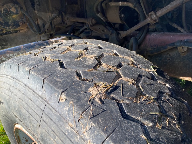 1982-international-dt466-image-16