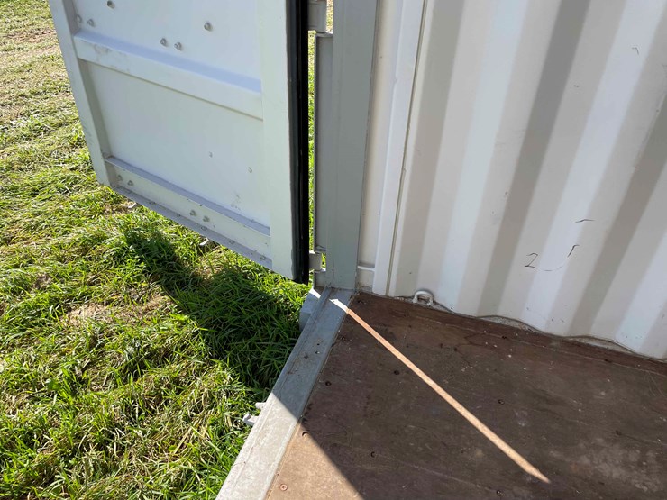 #1612-•-40'-high-cube-shipping-container-image-26