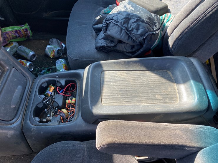 #1599-•-2000-chevy-silverado-1500-extended-cab-pickup-truck-(has-wi-title)-image-57