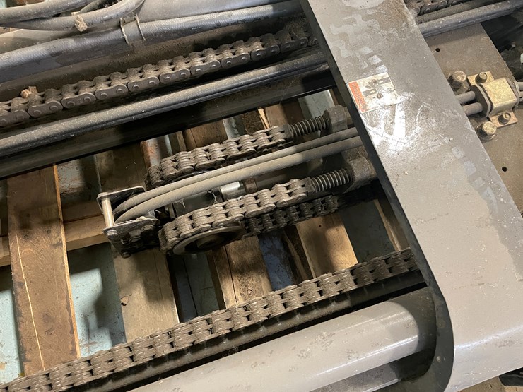 #7240-•-caterpillar-forklift-mast-image-7