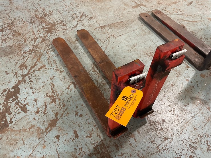 #7207-•-36"-x-4"-forklift-pallet-forks-image-6