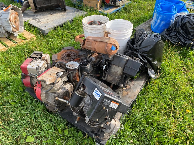 #1666-•-(5)-small-engines-&-various-parts-image-4