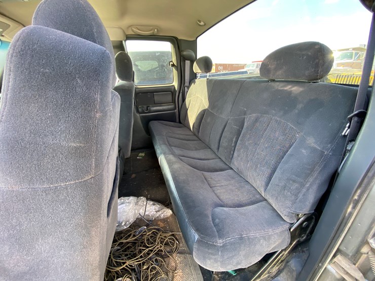 #1599-•-2000-chevy-silverado-1500-extended-cab-pickup-truck-(has-wi-title)-image-64