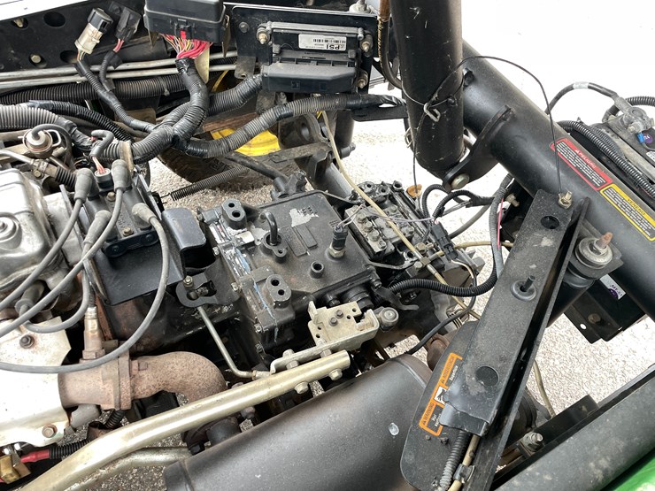 john-deere-gator-image-11