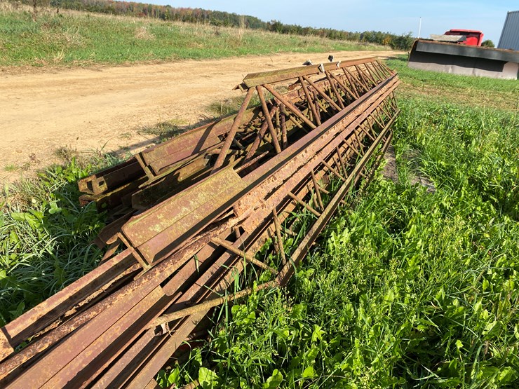 #1629-•-stack-of-steel-support-beams-image-12
