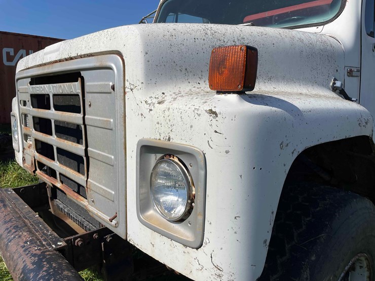 1982-international-dt466-image-81