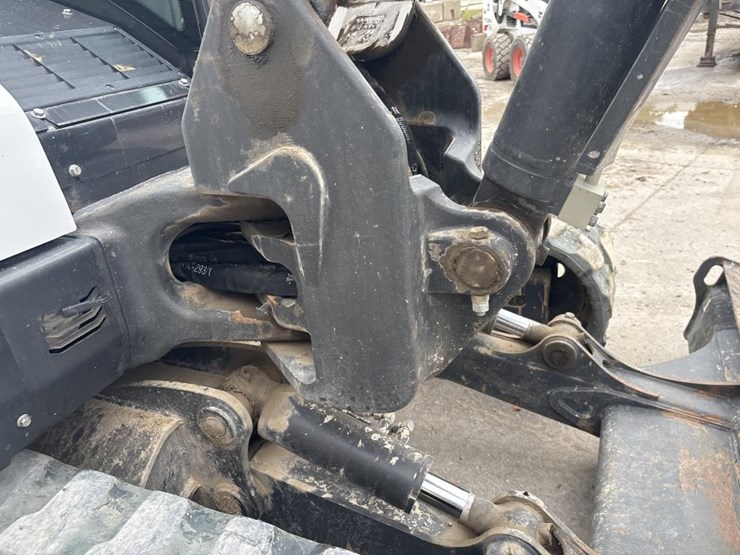 2019-bobcat-e85-image-22
