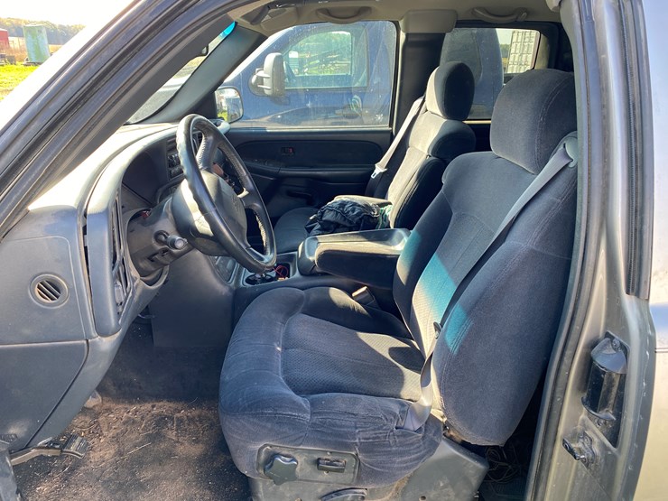 #1599-•-2000-chevy-silverado-1500-extended-cab-pickup-truck-(has-wi-title)-image-50