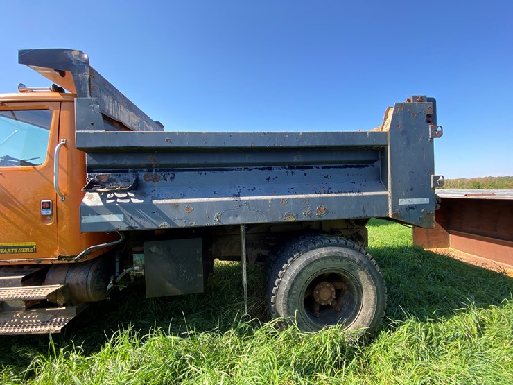 international-4900-image-3