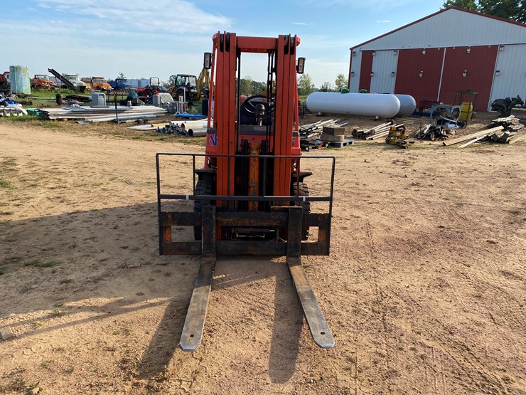 #1608-•-toyota-lp-forklift-image-2