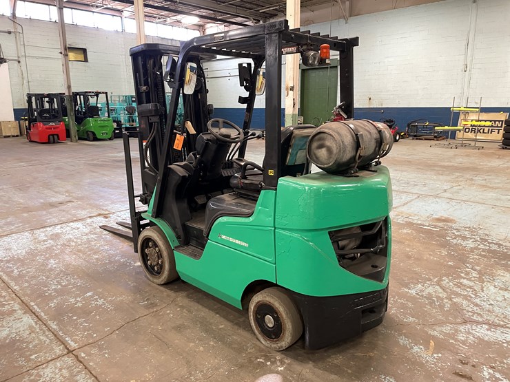 2018-mitsubishi-fgc25n-image-7