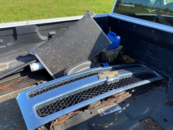 #1598-•-2010-chevy-silverado-1500-regular-cab-pickup-truck-(no-title)-image-26