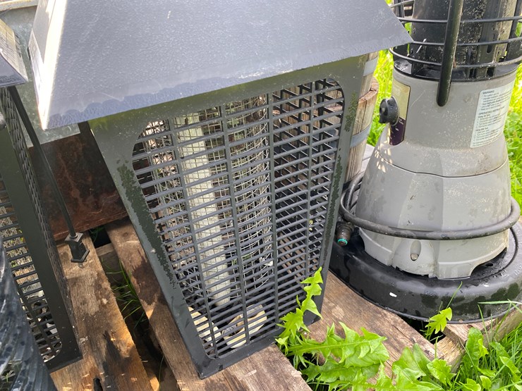 #1648-•-large-assortment-of-yard-items-image-8