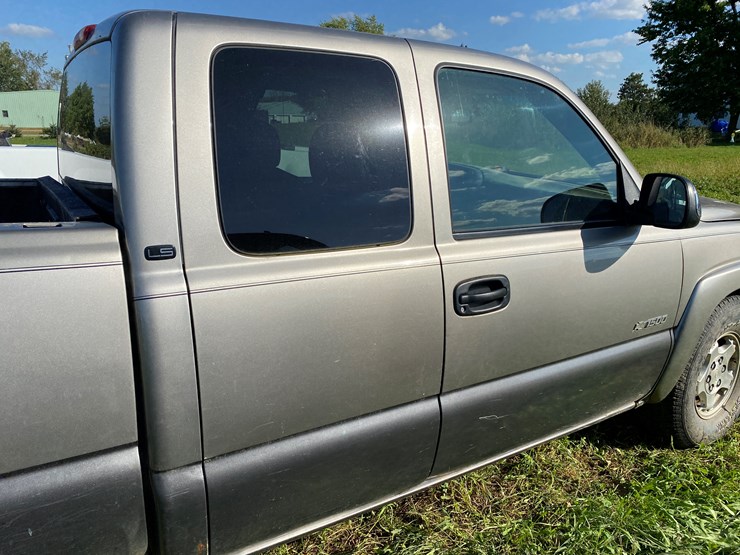 #1599-•-2000-chevy-silverado-1500-extended-cab-pickup-truck-(has-wi-title)-image-35