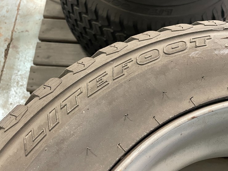 #7226-•-(4)-turf-tires-on-9-bolt-rims-image-14