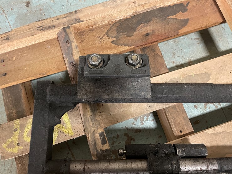 #7203-•-forklift-side-shift-plate-image-5