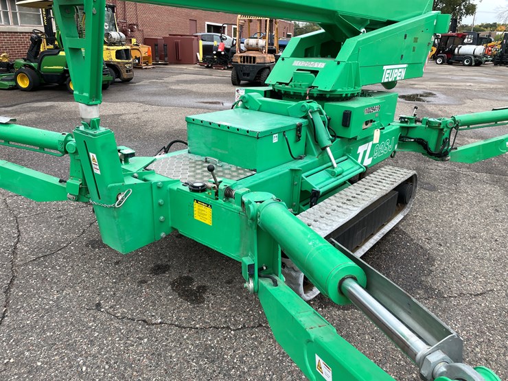 #5501-•-2017-teupen-tl92sj-track-drive-aerial-work-platform-image-45