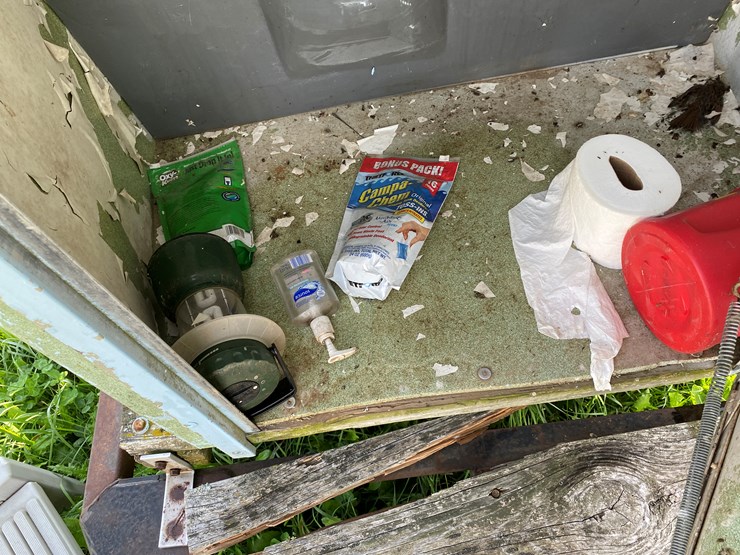 #1637-•-polly-port-a-potty-image-19