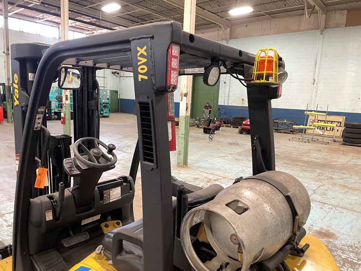 #5559-•-2017-yale-glc070-lp-forklift-image-32