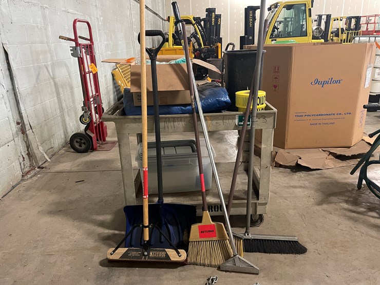 #7256-•-rolling-carts,-handled-tools,-rubber-gloves-and-more-image-2
