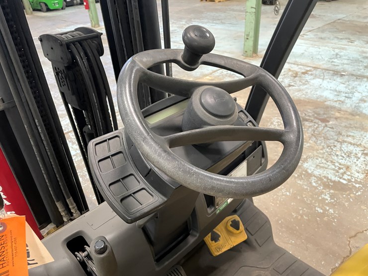 #5559-•-2017-yale-glc070-lp-forklift-image-25