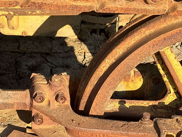 caterpillar-d6-image-13