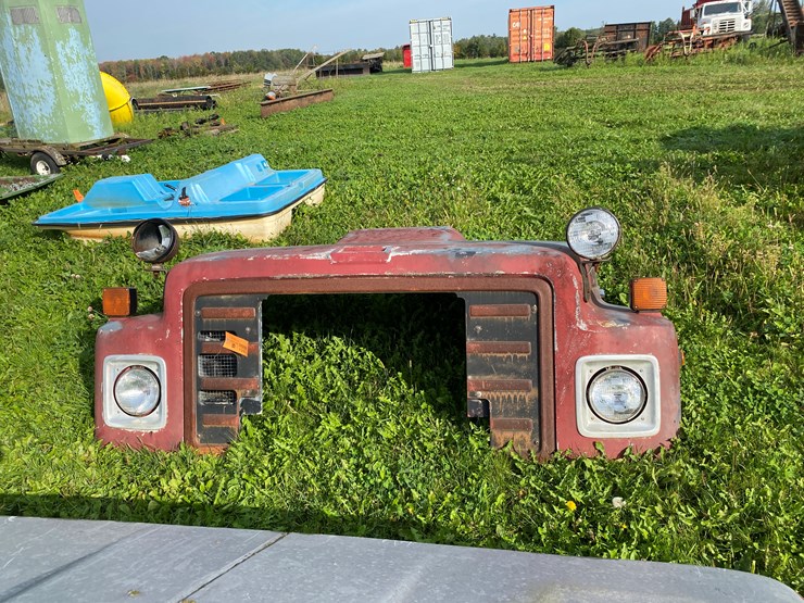 #1651-•-international-truck-hood-image-2