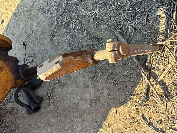 caterpillar-d7-image-13