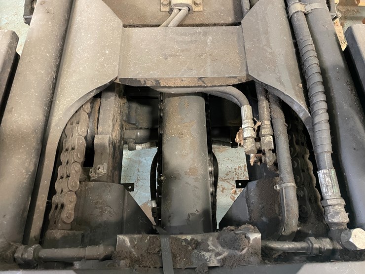 #7240-•-caterpillar-forklift-mast-image-10