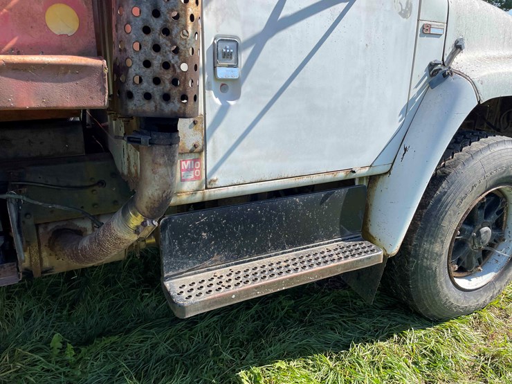 1982-international-dt466-image-70