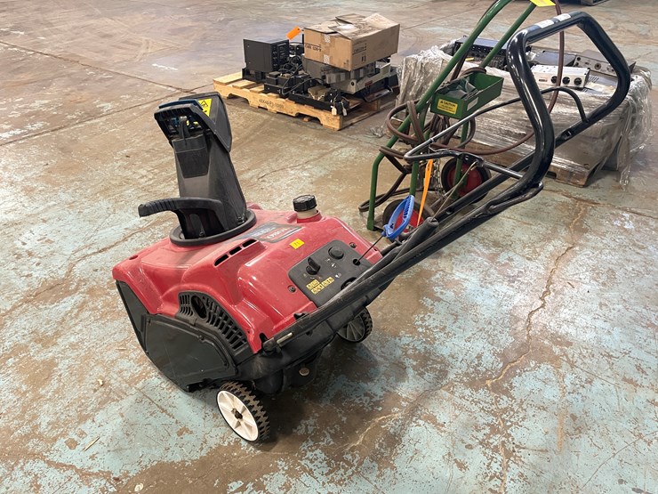 #7238-•-toro-power-clear-snowblower-image-6