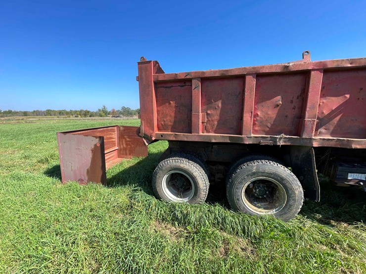 1982-international-dt466-image-128